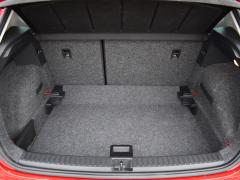 https://www.autoroyal.es/media/com_expautospro/images/big/turismos_todo_terrenos_y_furgonetas_seat_arona_618168043df75.JPG