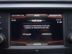 https://www.autoroyal.es/media/com_expautospro/images/big/turismos_todo_terrenos_y_furgonetas_seat_arona_618168b73fd47.JPG