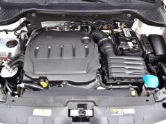 https://www.autoroyal.es/media/com_expautospro/images/big/turismos_todo_terrenos_y_furgonetas_skoda_karoq_69aeb825a13e4.JPG
