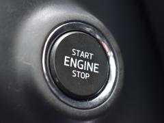 https://www.autoroyal.es/media/com_expautospro/images/big/turismos_todo_terrenos_y_furgonetas_skoda_karoq_69aeb832f22b0.JPG