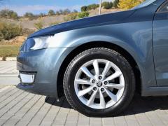 https://www.autoroyal.es/media/com_expautospro/images/big/turismos_todo_terrenos_y_furgonetas_skoda_octavia_6194f5403176c.JPG