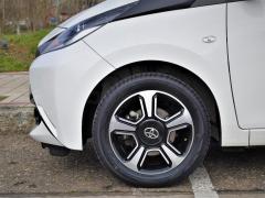 https://www.autoroyal.es/media/com_expautospro/images/big/turismos_todo_terrenos_y_furgonetas_toyota_aygo_6027ce94a40bc.JPG