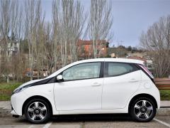 https://www.autoroyal.es/media/com_expautospro/images/big/turismos_todo_terrenos_y_furgonetas_toyota_aygo_6027ce9e39cd1.JPG