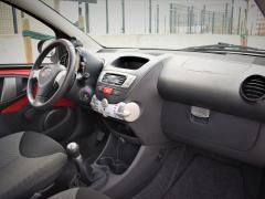 https://www.autoroyal.es/media/com_expautospro/images/big/turismos_todo_terrenos_y_furgonetas_toyota_aygo_622f93e8634b8.JPG