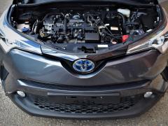 https://www.autoroyal.es/media/com_expautospro/images/big/turismos_todo_terrenos_y_furgonetas_toyota_c_hr_60ccbcb460c62.JPG