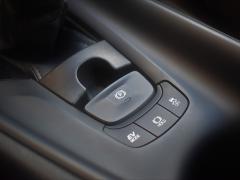 https://www.autoroyal.es/media/com_expautospro/images/big/turismos_todo_terrenos_y_furgonetas_toyota_c_hr_60ccbcc27ad20.JPG