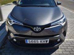 https://www.autoroyal.es/media/com_expautospro/images/big/turismos_todo_terrenos_y_furgonetas_toyota_c_hr_60f1a9f786c36.JPG