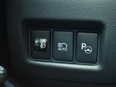 https://www.autoroyal.es/media/com_expautospro/images/big/turismos_todo_terrenos_y_furgonetas_toyota_c_hr_60f1aa3b4c3d2.JPG