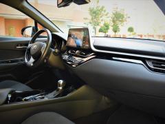 https://www.autoroyal.es/media/com_expautospro/images/big/turismos_todo_terrenos_y_furgonetas_toyota_c_hr_60f1aa7be5d54.JPG
