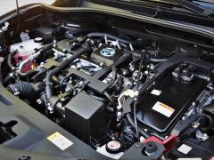https://www.autoroyal.es/media/com_expautospro/images/big/turismos_todo_terrenos_y_furgonetas_toyota_c_hr_60f1aa7c958b2.JPG