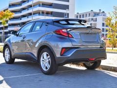 https://www.autoroyal.es/media/com_expautospro/images/big/turismos_todo_terrenos_y_furgonetas_toyota_c_hr_6ab6b48d7eea8.JPG