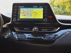 https://www.autoroyal.es/media/com_expautospro/images/big/turismos_todo_terrenos_y_furgonetas_toyota_c_hr_6ab6b4a02ec67.JPG