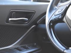https://www.autoroyal.es/media/com_expautospro/images/big/turismos_todo_terrenos_y_furgonetas_toyota_c_hr_6ab6b4a08da71.JPG