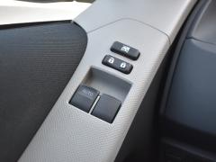 https://www.autoroyal.es/media/com_expautospro/images/big/turismos_todo_terrenos_y_furgonetas_toyota_yaris_62740fb48533a.JPG