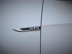 https://www.autoroyal.es/media/com_expautospro/images/big/turismos_todo_terrenos_y_furgonetas_volkswagen_golf_604124535cd86.JPG