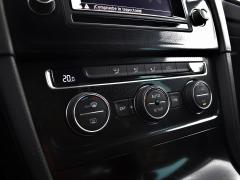 https://www.autoroyal.es/media/com_expautospro/images/big/turismos_todo_terrenos_y_furgonetas_volkswagen_golf_60412458df297.JPG