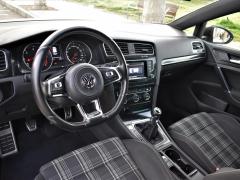 https://www.autoroyal.es/media/com_expautospro/images/big/turismos_todo_terrenos_y_furgonetas_volkswagen_golf_60412458e98d0.JPG