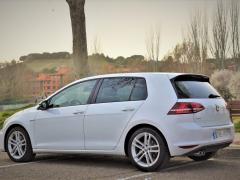 https://www.autoroyal.es/media/com_expautospro/images/big/turismos_todo_terrenos_y_furgonetas_volkswagen_golf_6041245abc341.JPG