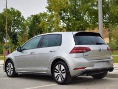 https://www.autoroyal.es/media/com_expautospro/images/big/turismos_todo_terrenos_y_furgonetas_volkswagen_golf_613642d7a6220.JPG