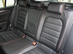 https://www.autoroyal.es/media/com_expautospro/images/big/turismos_todo_terrenos_y_furgonetas_volkswagen_golf_660306183d9d2.JPG