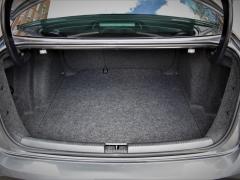 https://www.autoroyal.es/media/com_expautospro/images/big/turismos_todo_terrenos_y_furgonetas_volkswagen_jetta_617285e39bc2b.JPG