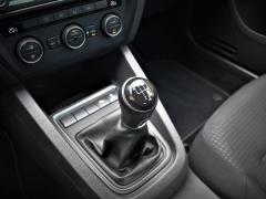 https://www.autoroyal.es/media/com_expautospro/images/big/turismos_todo_terrenos_y_furgonetas_volkswagen_jetta_6172864f58432.JPG