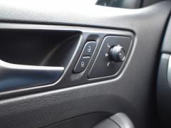 https://www.autoroyal.es/media/com_expautospro/images/big/turismos_todo_terrenos_y_furgonetas_volkswagen_jetta_6172867914eba.JPG
