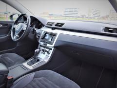 https://www.autoroyal.es/media/com_expautospro/images/big/turismos_todo_terrenos_y_furgonetas_volkswagen_passat_623b6695852db.JPG