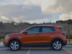 https://www.autoroyal.es/media/com_expautospro/images/big/turismos_todo_terrenos_y_furgonetas_volkswagen_t_cross_675db1673e98d.JPG