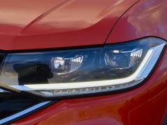 https://www.autoroyal.es/media/com_expautospro/images/big/turismos_todo_terrenos_y_furgonetas_volkswagen_t_cross_675db1689e5fd.JPG