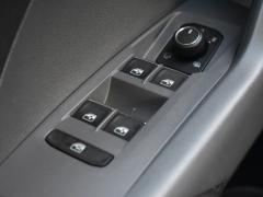 https://www.autoroyal.es/media/com_expautospro/images/big/turismos_todo_terrenos_y_furgonetas_volkswagen_t_cross_675db16a7b722.JPG