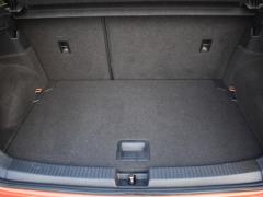 https://www.autoroyal.es/media/com_expautospro/images/big/turismos_todo_terrenos_y_furgonetas_volkswagen_t_cross_675db16f8a964.JPG