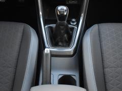 https://www.autoroyal.es/media/com_expautospro/images/big/turismos_todo_terrenos_y_furgonetas_volkswagen_t_cross_675db17101beb.JPG