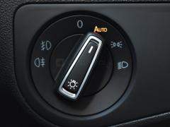 https://www.autoroyal.es/media/com_expautospro/images/big/turismos_todo_terrenos_y_furgonetas_volkswagen_tiguan_5fd8e48f8e0c3.JPG