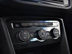 https://www.autoroyal.es/media/com_expautospro/images/big/turismos_todo_terrenos_y_furgonetas_volkswagen_tiguan_5fd8e4930ad3e.JPG
