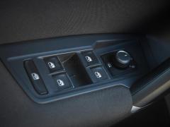 https://www.autoroyal.es/media/com_expautospro/images/big/turismos_todo_terrenos_y_furgonetas_volkswagen_tiguan_5fd8e4952e7df.JPG