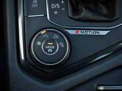 https://www.autoroyal.es/media/com_expautospro/images/big/turismos_todo_terrenos_y_furgonetas_volkswagen_tiguan_5fd8e4996de8b.JPG