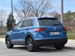 https://www.autoroyal.es/media/com_expautospro/images/big/turismos_todo_terrenos_y_furgonetas_volkswagen_tiguan_6410625ec66d8.JPG