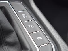 https://www.autoroyal.es/media/com_expautospro/images/big/turismos_todo_terrenos_y_furgonetas_volkswagen_tiguan_641062678b213.JPG