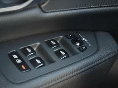 https://www.autoroyal.es/media/com_expautospro/images/big/turismos_todo_terrenos_y_furgonetas_volvo_s90_63c6d3c2aa14e.JPG