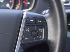 https://www.autoroyal.es/media/com_expautospro/images/big/turismos_todo_terrenos_y_furgonetas_volvo_v40_645935cf88de9.JPG