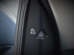 https://www.autoroyal.es/media/com_expautospro/images/big/turismos_todo_terrenos_y_furgonetas_volvo_v40_645935d20d23f.JPG