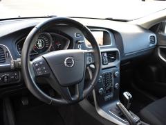 https://www.autoroyal.es/media/com_expautospro/images/big/turismos_todo_terrenos_y_furgonetas_volvo_v40_65bd32958e10c.JPG