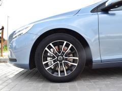 https://www.autoroyal.es/media/com_expautospro/images/big/turismos_todo_terrenos_y_furgonetas_volvo_v40_667da831d0519.JPG