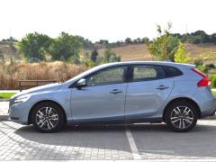 https://www.autoroyal.es/media/com_expautospro/images/big/turismos_todo_terrenos_y_furgonetas_volvo_v40_667da849510e2.JPG