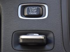 https://www.autoroyal.es/media/com_expautospro/images/big/turismos_todo_terrenos_y_furgonetas_volvo_v60_665758bc6c834.JPG