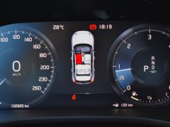 https://www.autoroyal.es/media/com_expautospro/images/big/turismos_todo_terrenos_y_furgonetas_volvo_xc40_6a0de73c13a78.JPG