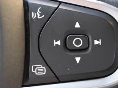 https://www.autoroyal.es/media/com_expautospro/images/big/turismos_todo_terrenos_y_furgonetas_volvo_xc60_6aabce0b100bb.JPG