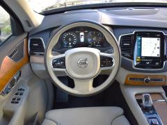 https://www.autoroyal.es/media/com_expautospro/images/big/turismos_todo_terrenos_y_furgonetas_volvo_xc90_6a1db50f7c3b6.JPG